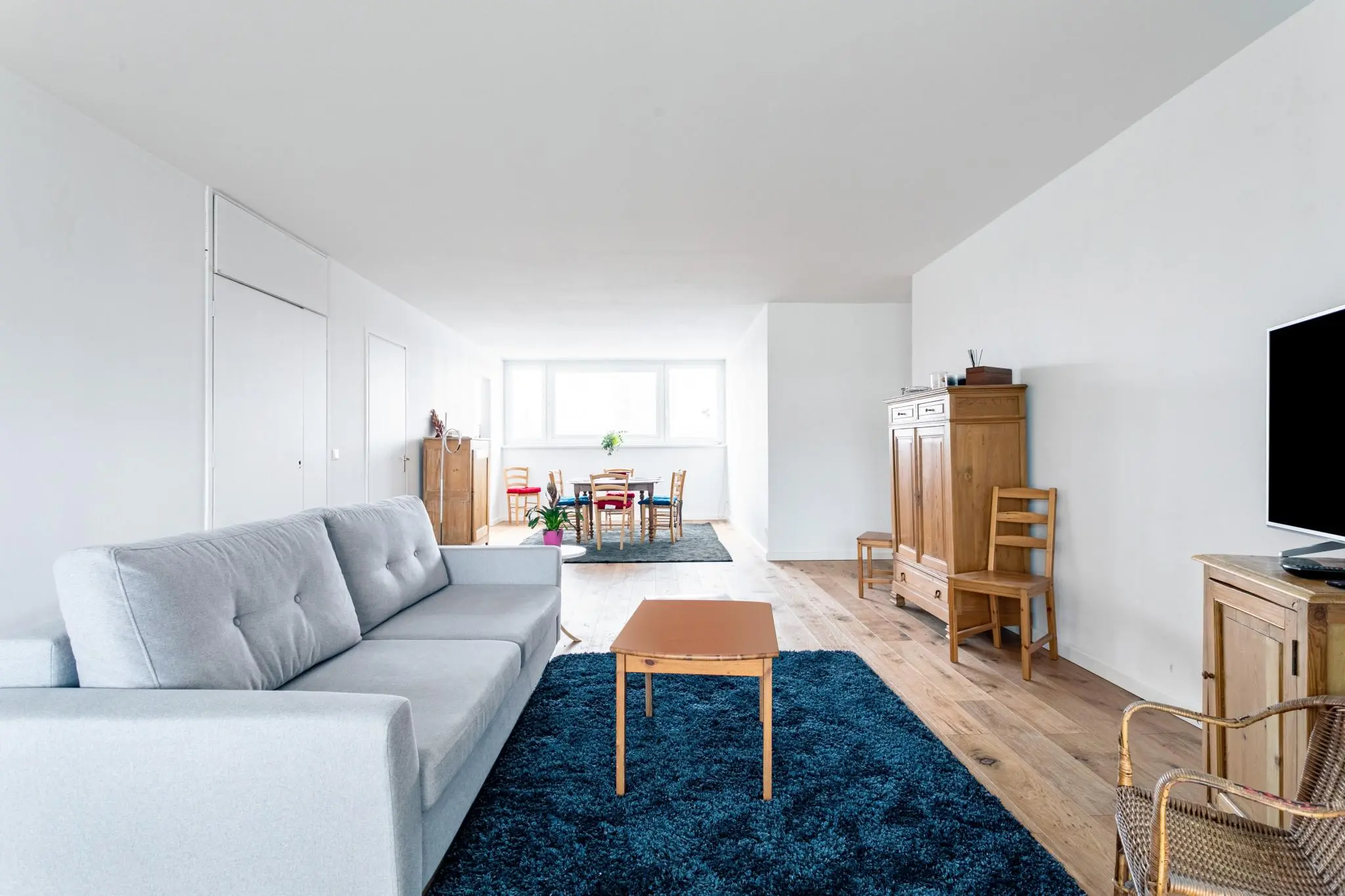 Mise en peinture et pose de parquet