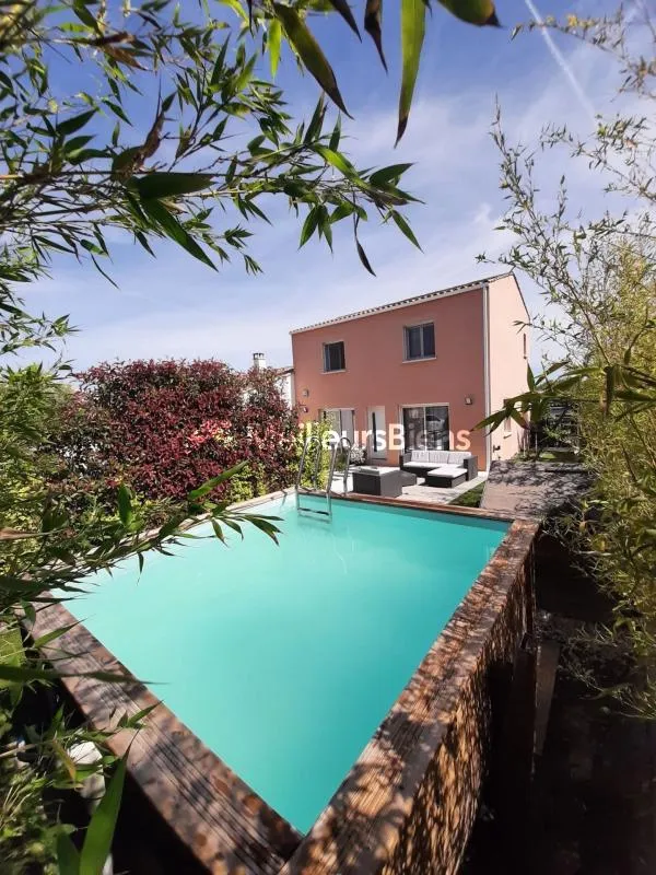 Maison 4 pièces 97 m² à Gigean, terrain de 530 m² avec piscine