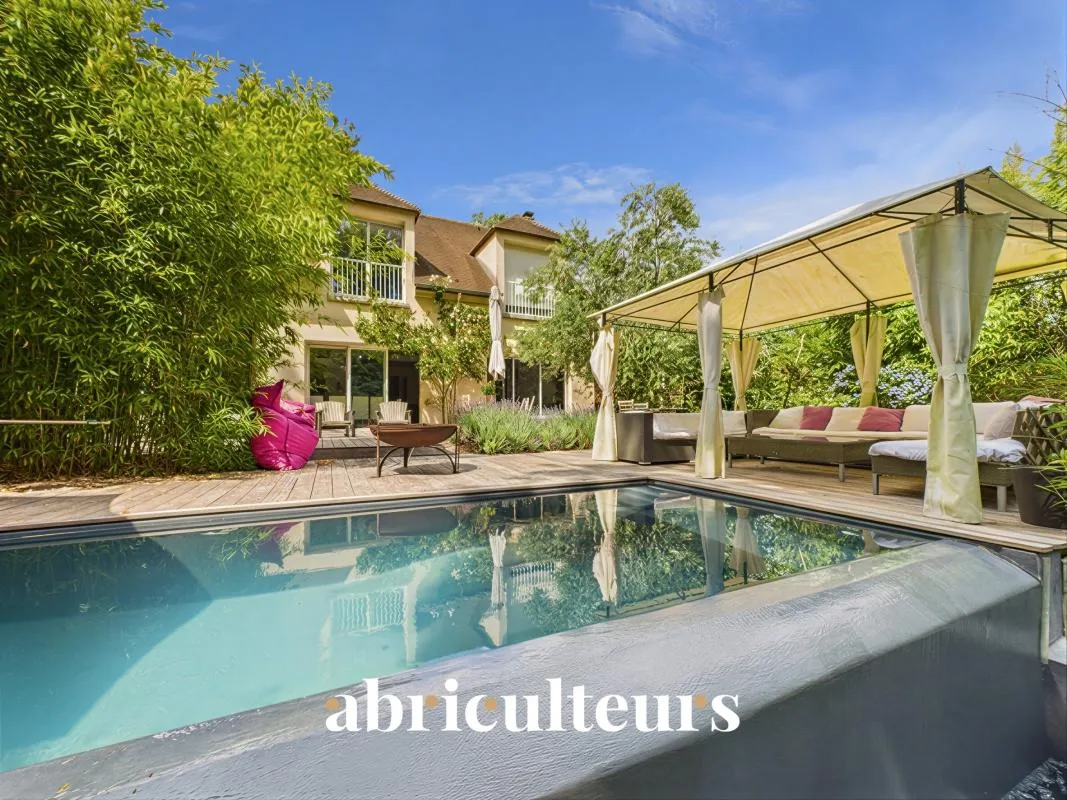 Magnifique maison contemporaine avec jardin paysager et piscine en vente à l'Étang-la-Ville (78620)