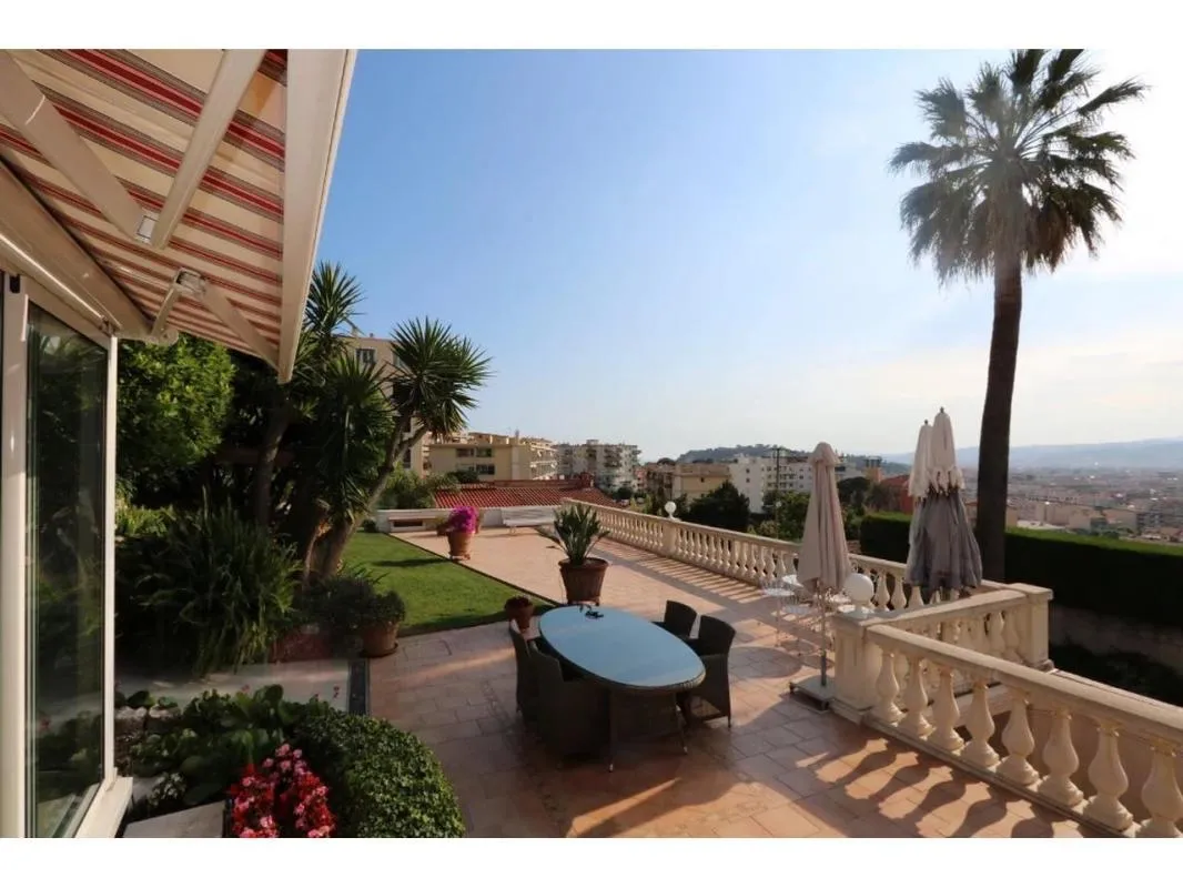 NICE-MONT BORON VILLA 2/3 PIECES JARDIN TERRASSE GARAGE