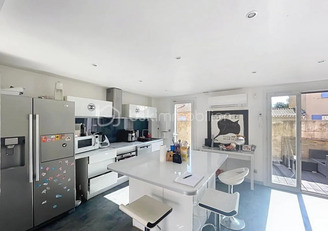 VILLA 3 CHAMBRES AVEC PISCINE À HYÈRES
