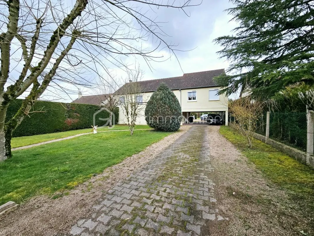 Maison familiale de 125 m² sur 1 099 m² de terrain – Lapalisse