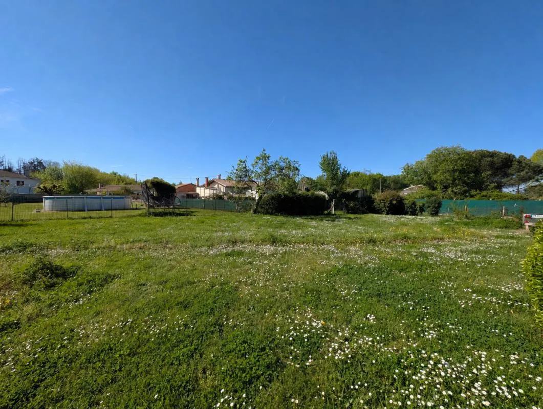 Floirac Plateau Terrain à bâtir 435m² avec permis maison 90m² 110 000€