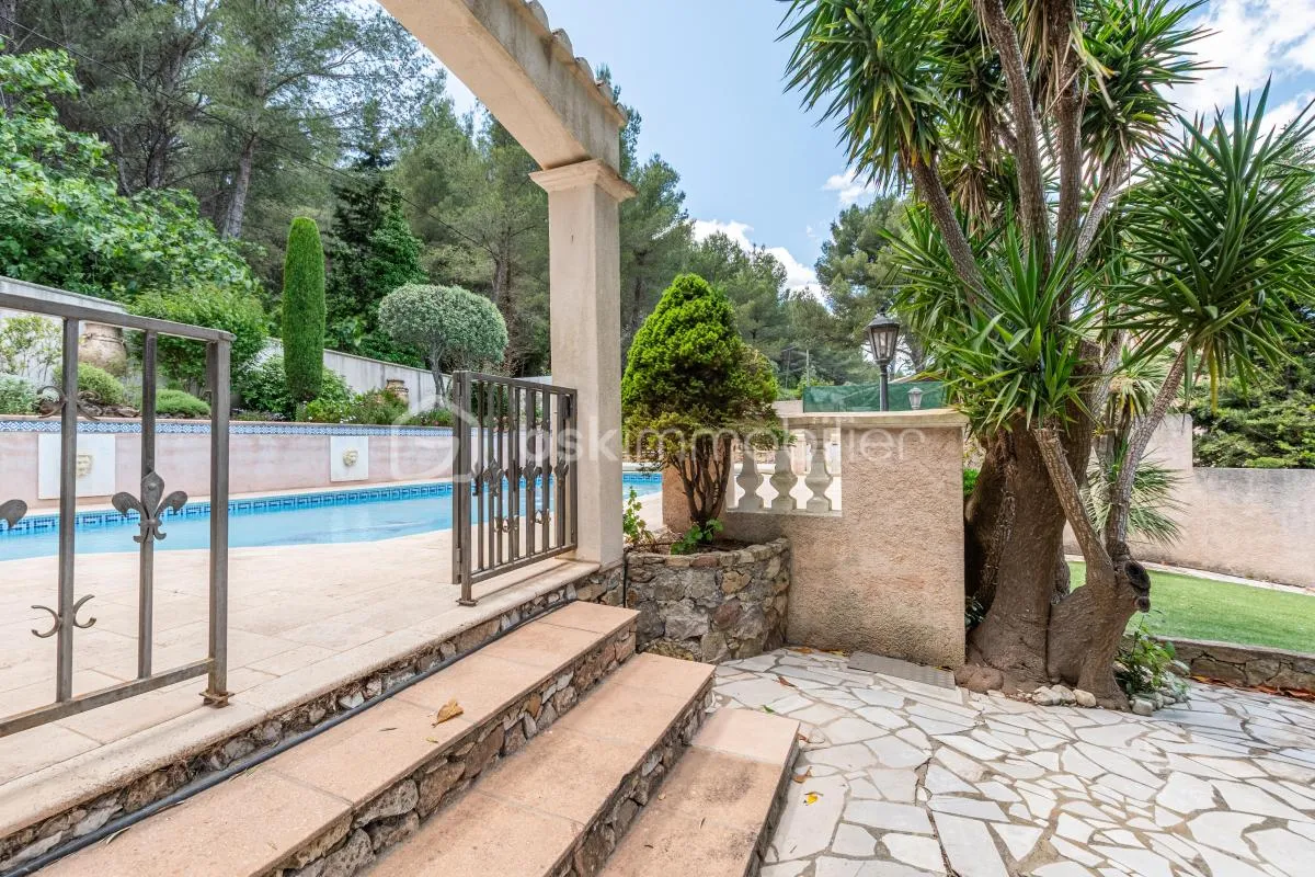 DPT VAR 83 : MAISON PROVENÇALE - VERITABLE HAVRE DE PAIX