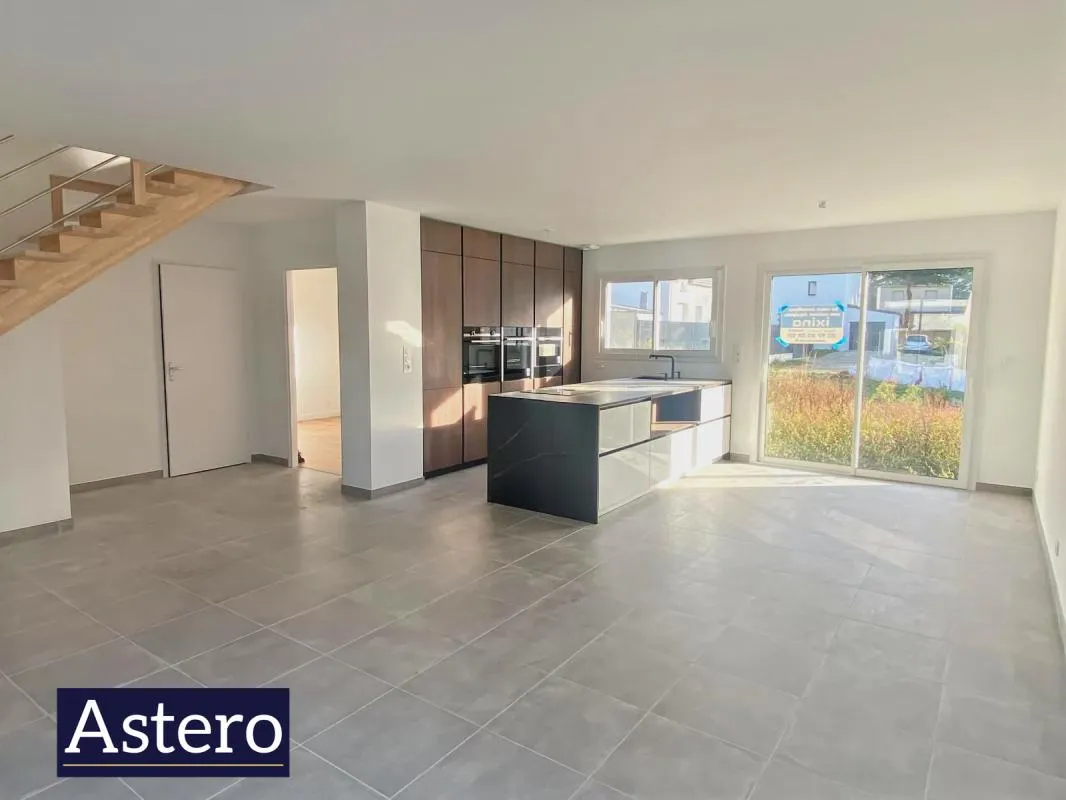 Maison contemporaine neuve – 113 m² – 4 chambres – Terrain 330 m² – Locminé