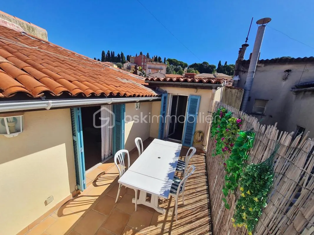 Vieux-Nice – Un duplex avec terrasse au dernier étage, à réinventer selon vos envies