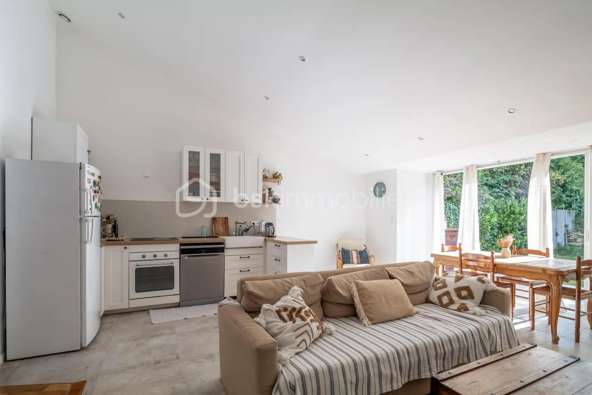 MAISON DE VILLE 5P — 118 M² — VOLUMES ET LUMIÈRE SUR 3 NIVEAUX