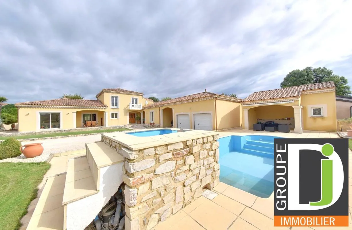 Maison traditionnelle à vendre à Portes-les-Valence, avec pisc