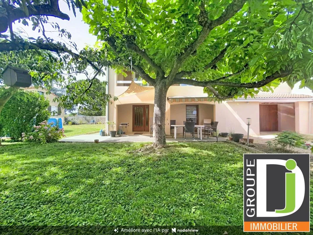 Maison à vendre à Etoile-sur-Rhône, avec jardin et logement i