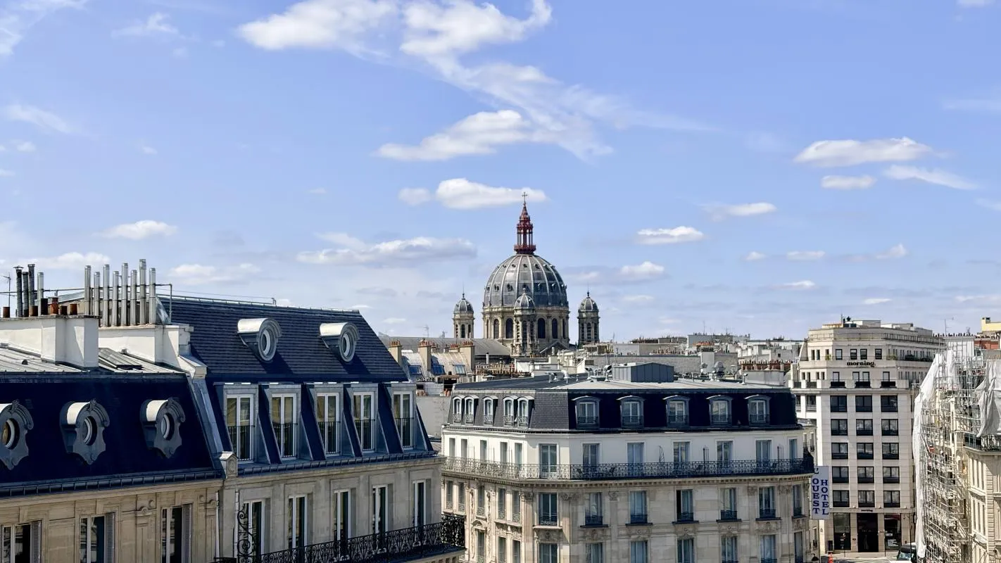 Paris 8 - 2 pièces - dernier étage