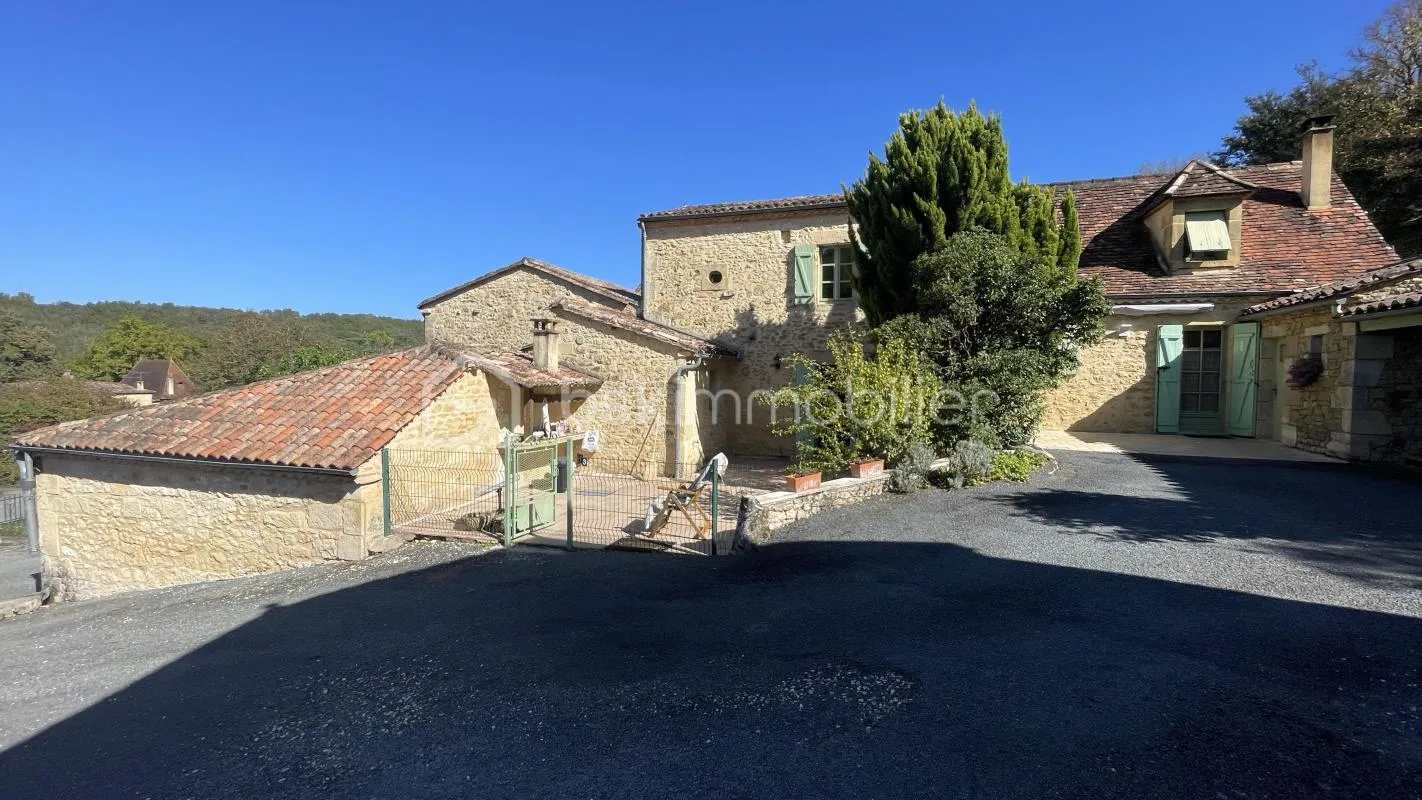 Ensemble de cinq maisons toutes louées