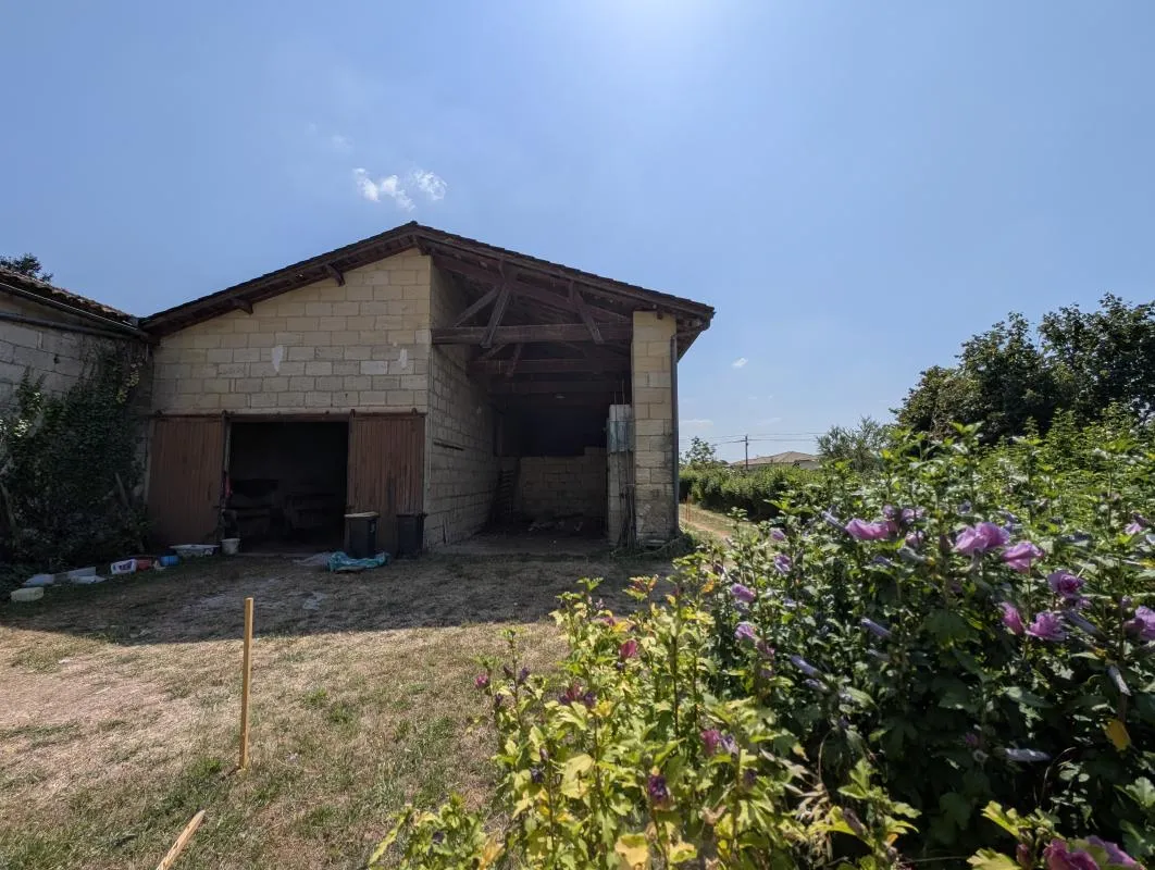 GENISSAC Ensemble immobilier : maison 38 m² + dépendance 97 m² – 95 000 €