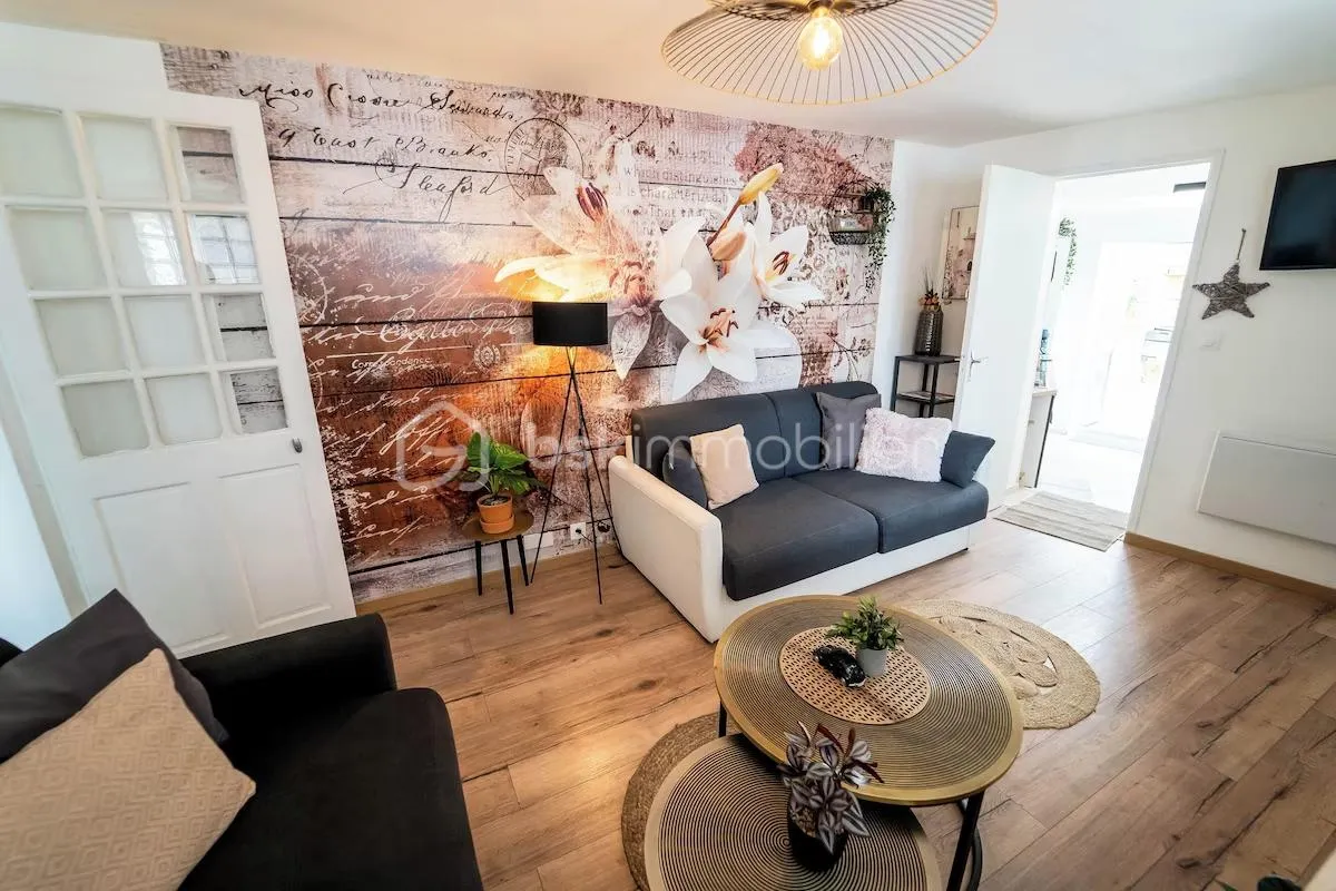 Immeuble en monopropriété composé de trois appartements à Équemauville, aux portes de Honfleur