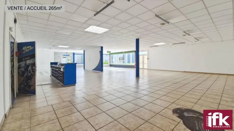 ENSEMBLE IMMOBILIER de 609 m² : Local commercial + Appartement