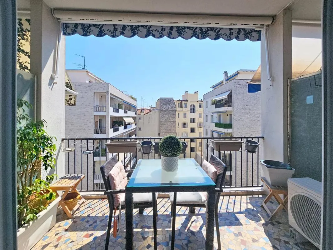 NICE MUSICIENS – SUPERBE 3 PIÈCES 90 M² – 2 BALCONS – CALME & LUMINEUX