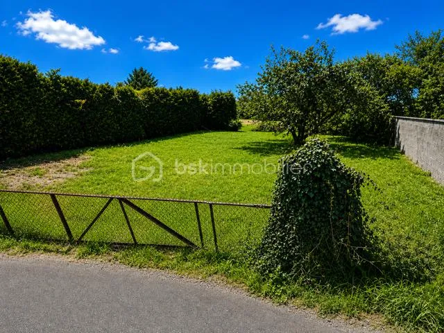 À vendre – Terrain constructible hors lotissement - 734 m² Mazé-Milon