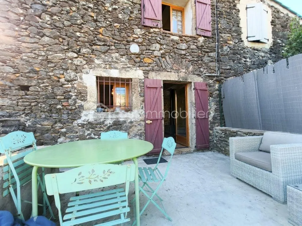 OCTON – Maison de village pleine de charme avec terrasse et garage