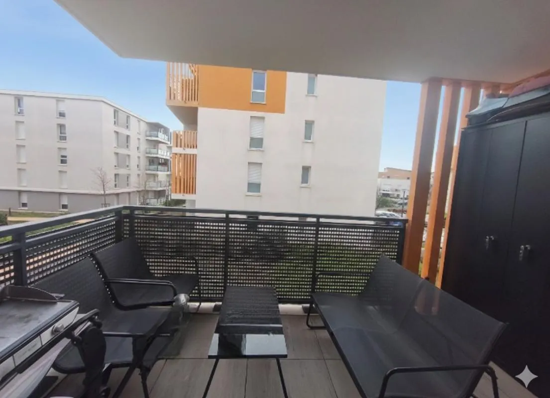 BEAU T3 RECENT AVEC TERRASSE ET PLACE DE PARKING EN SOUS-SOL DANS RESIDENCE SECURISEE
