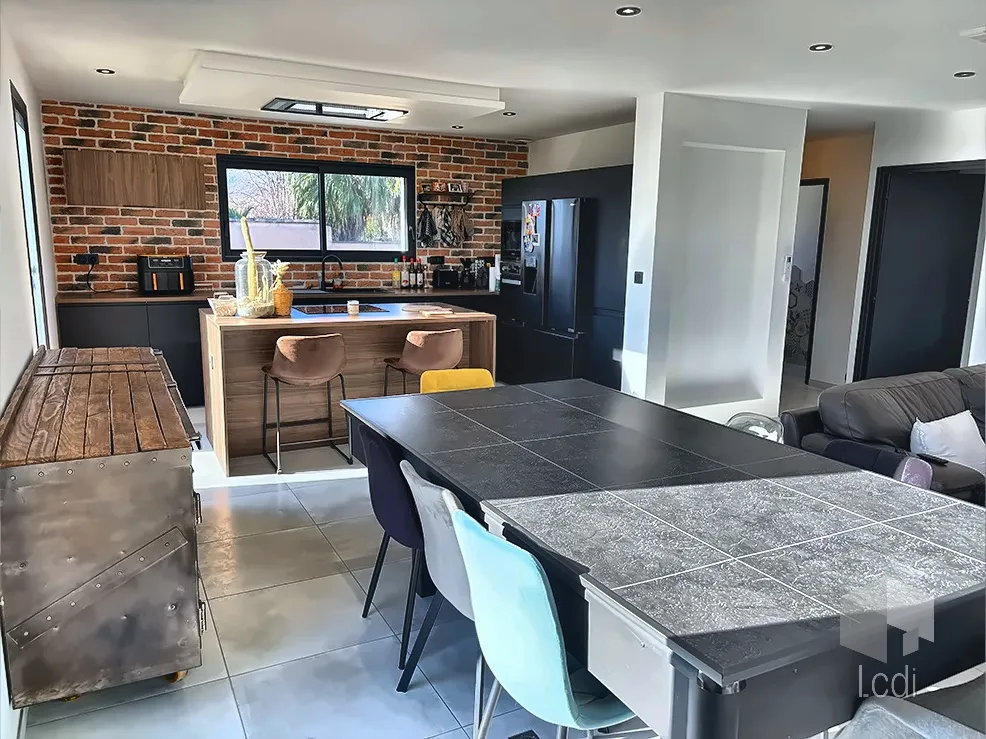 ANCÔNE, maison de 110 m2 de plain pied