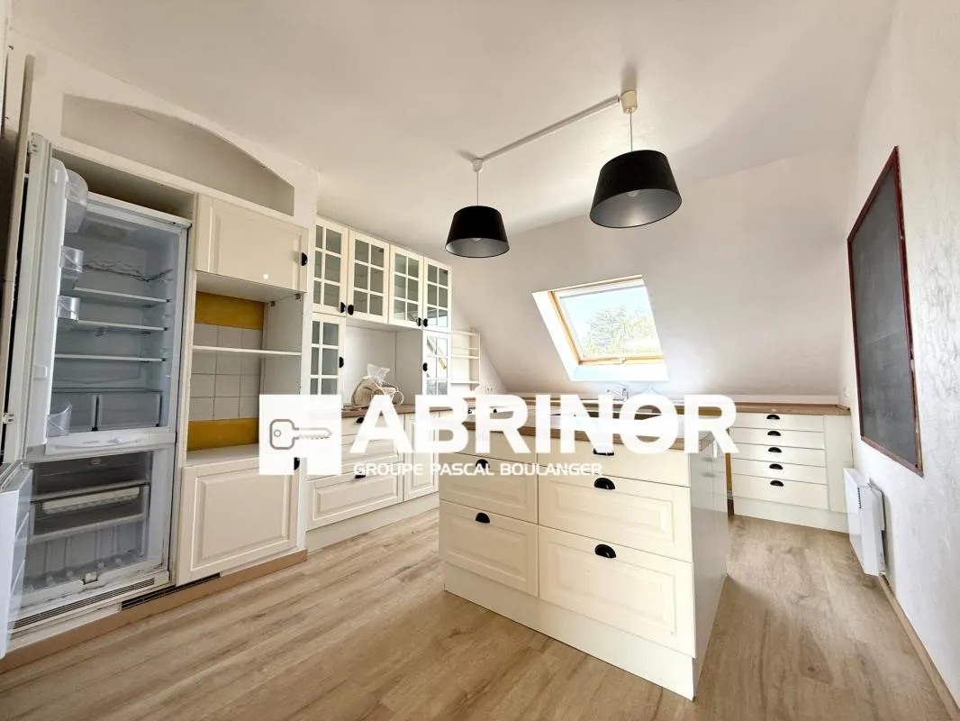 Duplex 3 chambres avec terrasse – Quartier HENRIVILLE