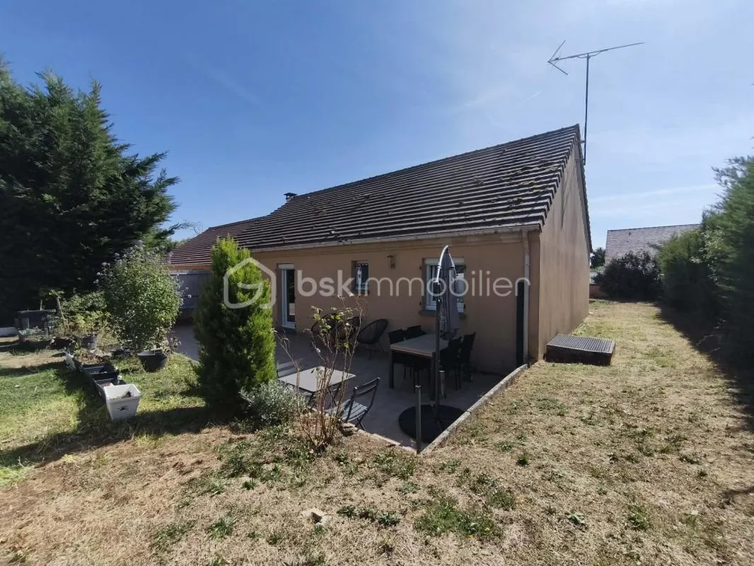 Maison de 2004, 4 chambres, 700m² de terrain