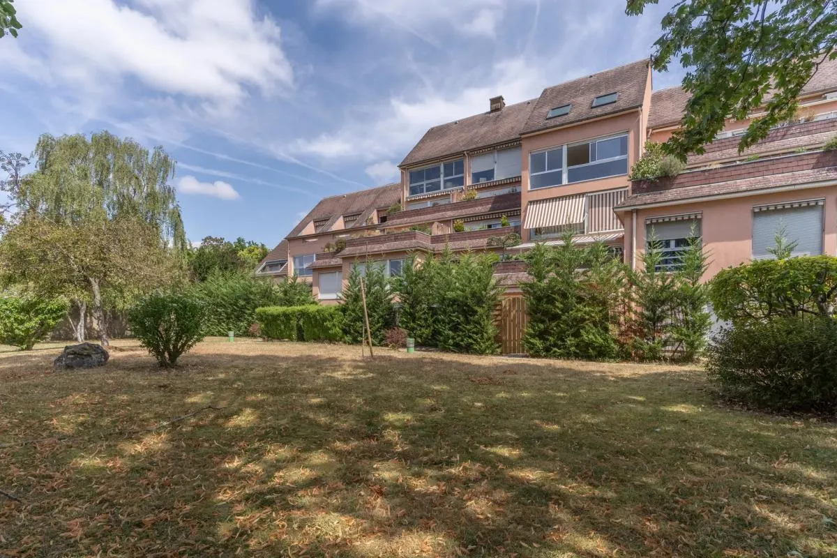 Appartement duplex de 5 pièces de 85 m² à Pontoise