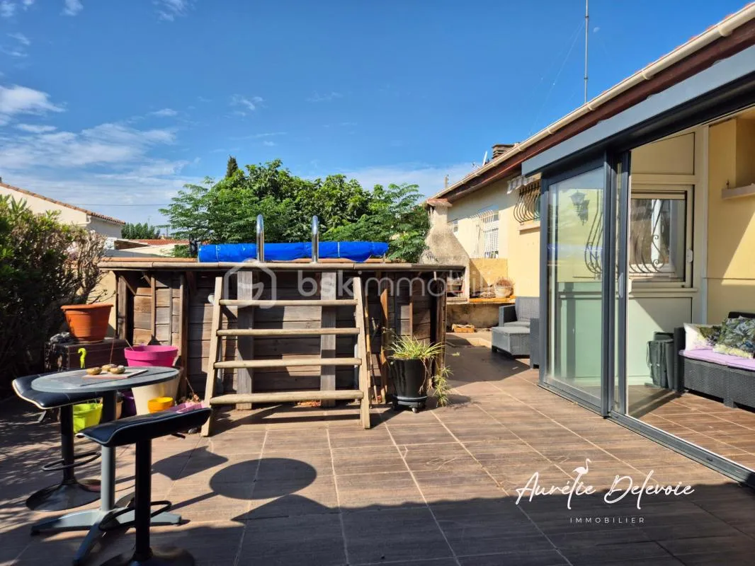 Maison de plain-pied à Béziers – Garage, extérieur aménagé et panneaux photovoltaïques
