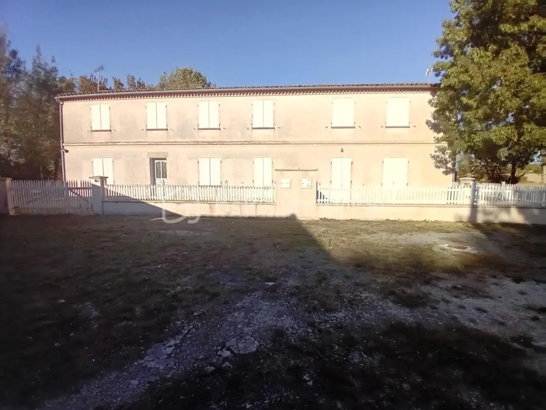 Maison ancienne de caractère – 202 m² – 2 logements locatifs – Bord de rivière