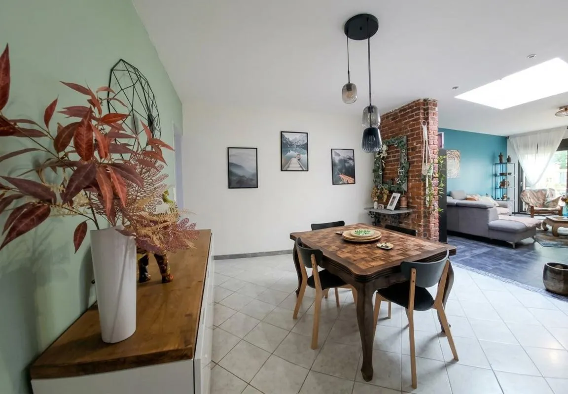 Maison de ville rénovée 3 chambres et jardin secteur POTERNE