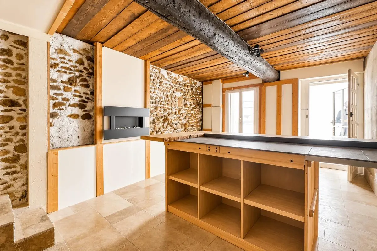 SAUVIAN CENTRE – MAISON DE VILLAGE T3 , CHARME & CARACTERE