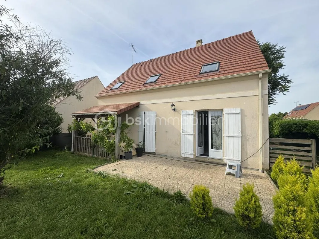 Maison familiale de 100 m2 sans travaux - 3 chambres - Jardin - Proche gare à Fitz-James (60)