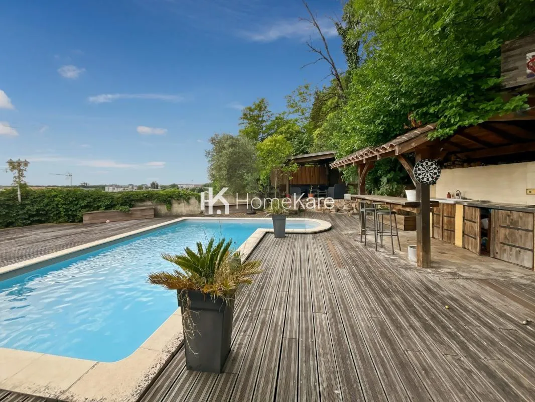 APPARTEMENT AVEC PISCINE PRIVATIVE