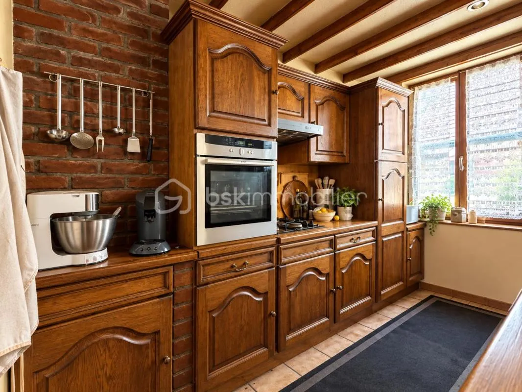 Mieux qu'un appartement! Maison de ville avec garage, atelier et terrasse