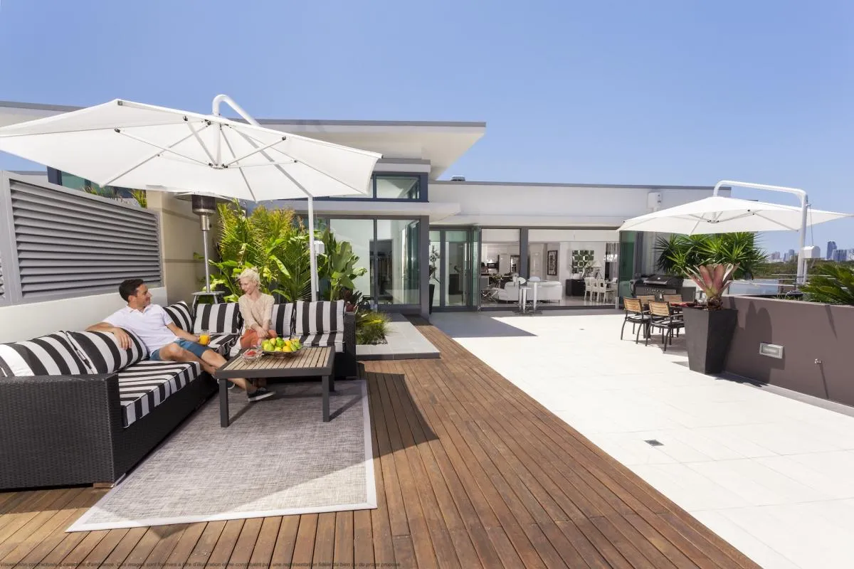 BELLE OPPORTUNITE A SAISIR : GRAND 2PIECES DE 56M2 AVEC EXTERIEUR DE 64m2 DEAUVILLE -BENERVILLE EMPLACEMENT IDEAL