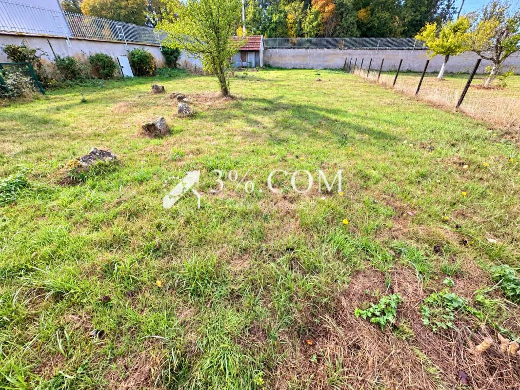 TERRAIN CONSTRUCTIBLE 2496 M2 - BAYON