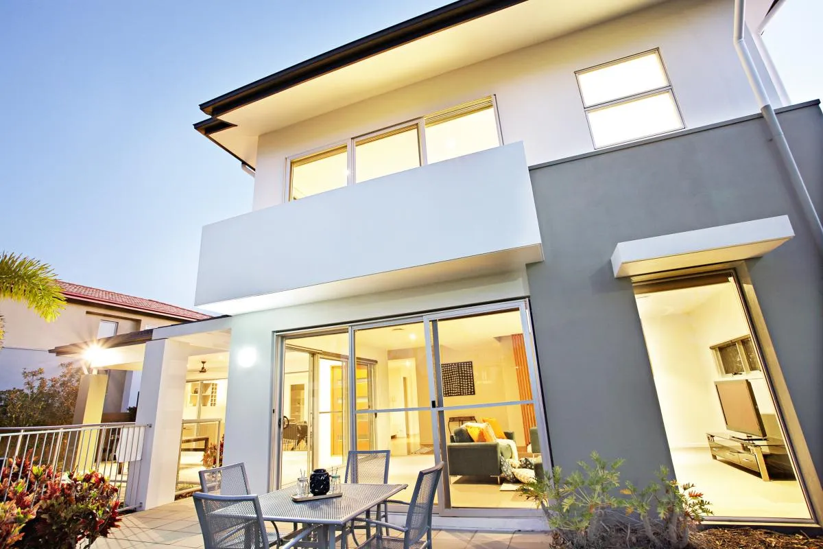 **RARE Maison NEUVE avec 250m² TERRASSE/JARDIN + PARKINGS Proche commodités**