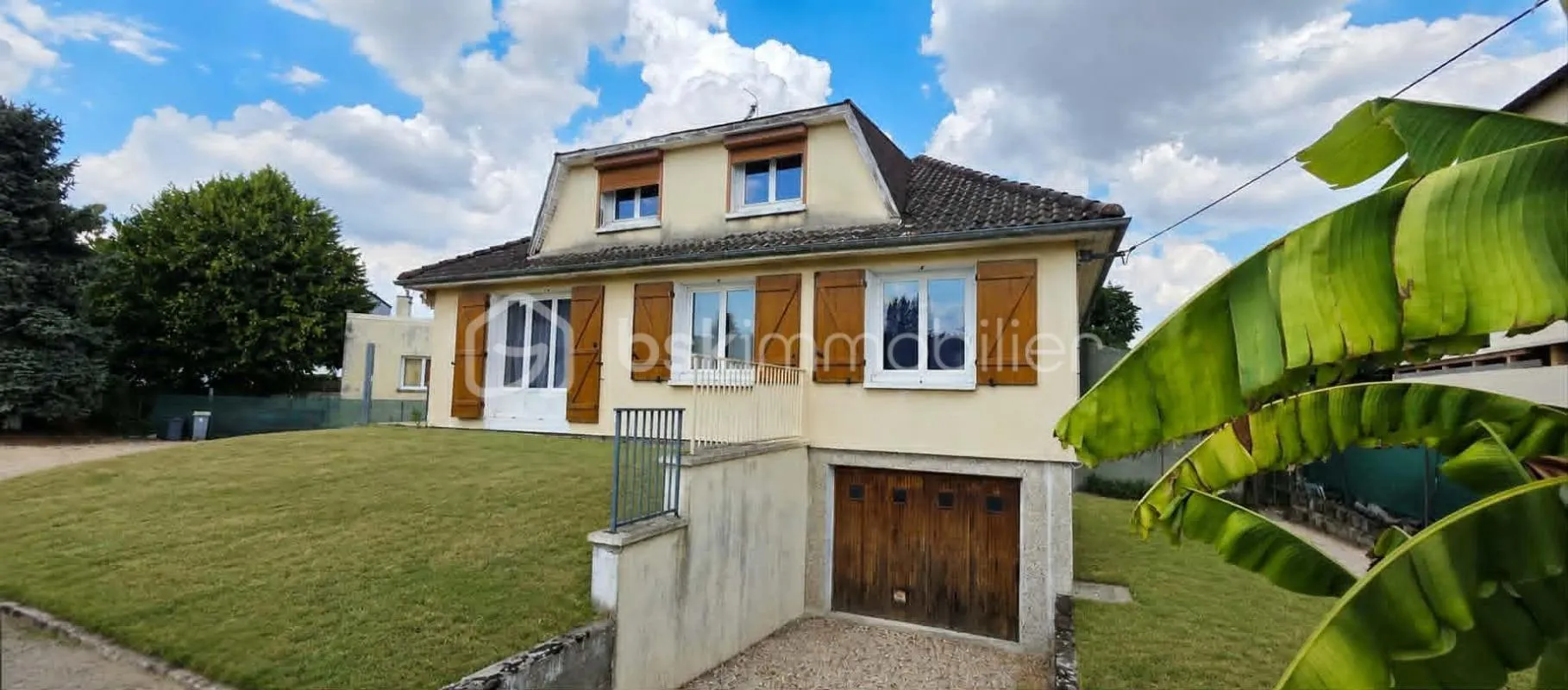 🏡 Pavillon familial 4 chambres – Garage exceptionnel de 100 m² et sous-sol – Gare de Sens à deux pas qui mène à Paris en 54 min !