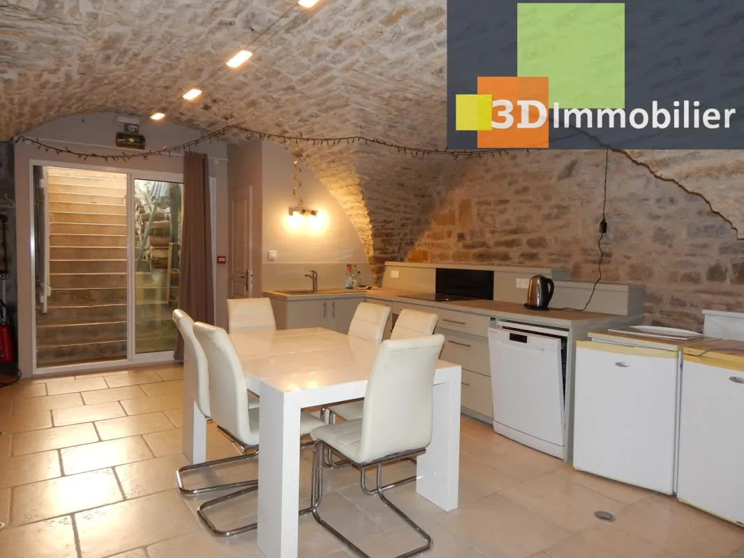 VENTE CHATEAU-CHALON (39), À VENDRE maison de caractère 400 m², 5 chambres d'hôtes + logement privé