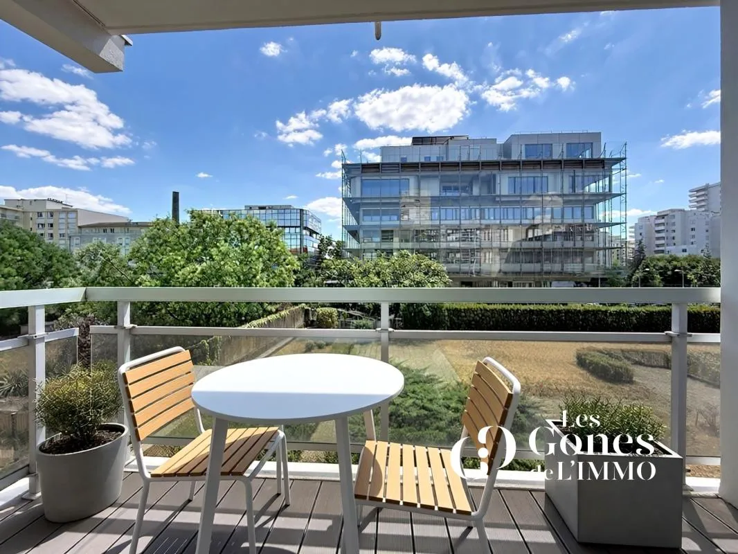 T2 47 m2 Balcon Sud Parking Cave Charpennes / La Dou