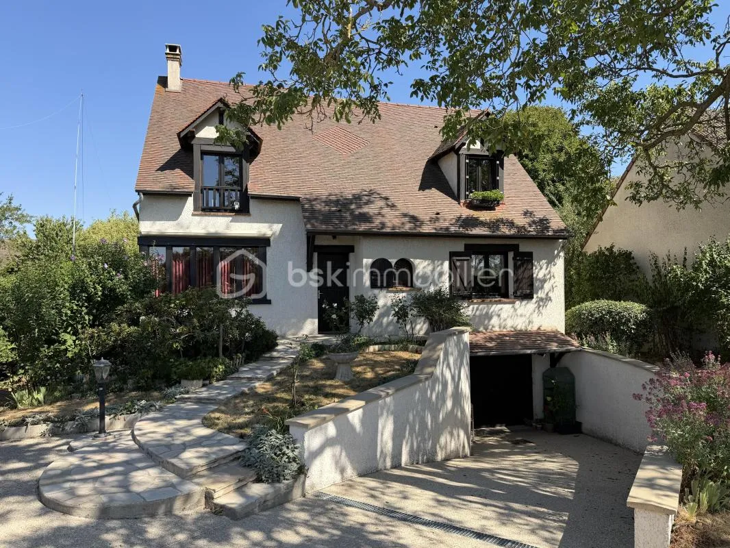 MAISON TRADITIONNELLE DE 146 M2 - TERRAIN 1000 M2
