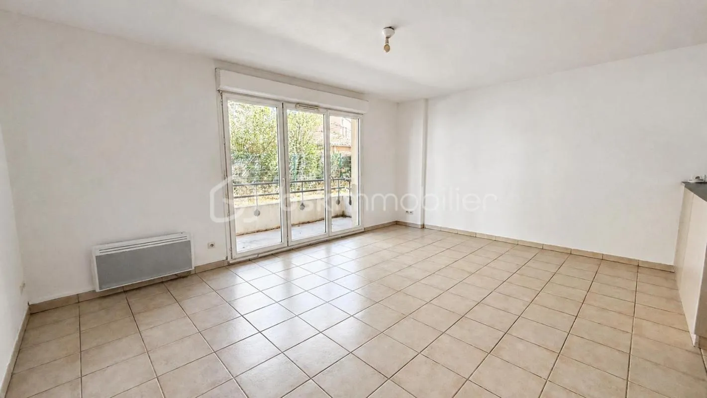 APPARTEMENT T3 À VENDRE À MIRAMAS – TERRASSE, PISCINE ET 2 STATIONNEMENTS
