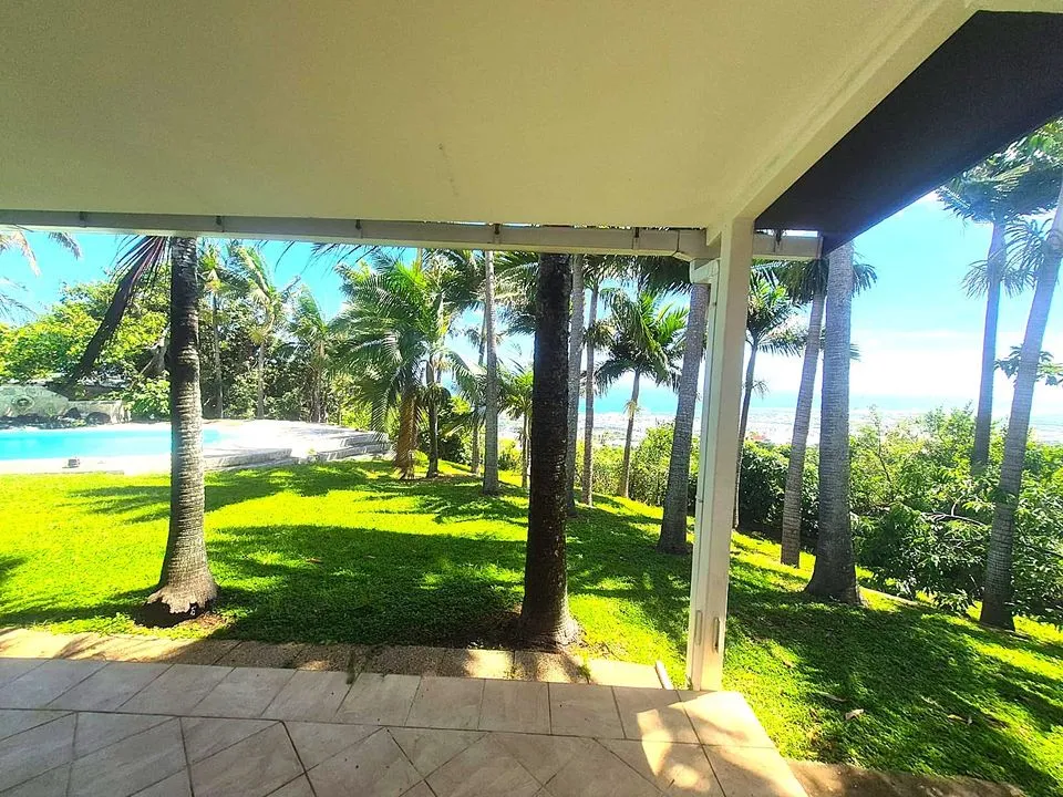 Investissement Locatif - Villa Familiale - 265 m² - 97400