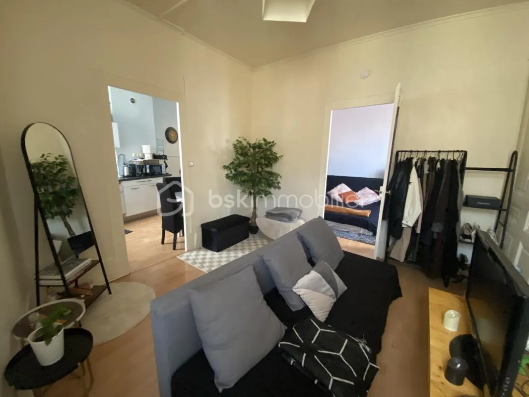 INVESTISSEUR: T2 LOUE AU COEUR DU BOURG DANS PETITE COPROPRIETE