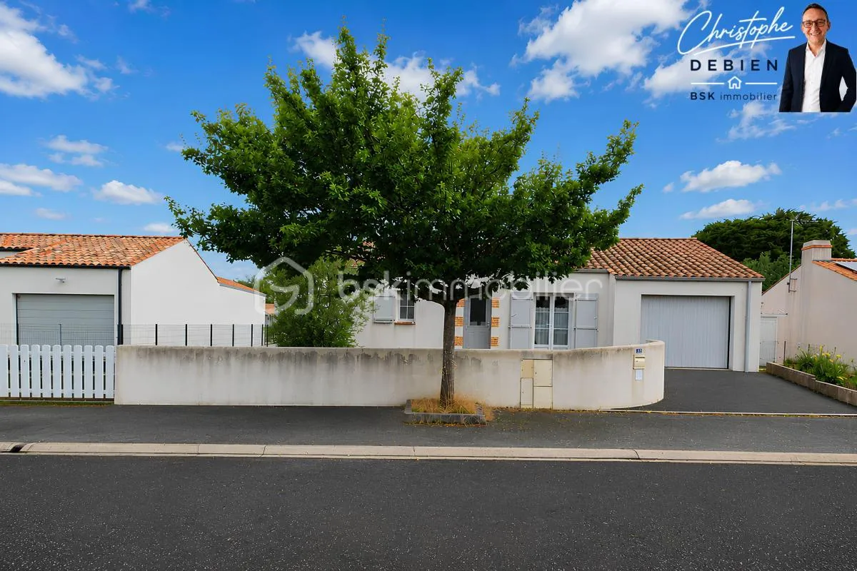 MAISON DE PLAIN-PIED PMR – 3 CHAMBRES – TERRAIN CONSTRUCTIBLE – CENTRE DE SAINT-HILAIRE-DE-RIEZ
