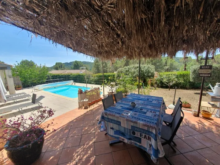 Maison 8 pièces / 100 m² / 449 000 EUR / SALERNES