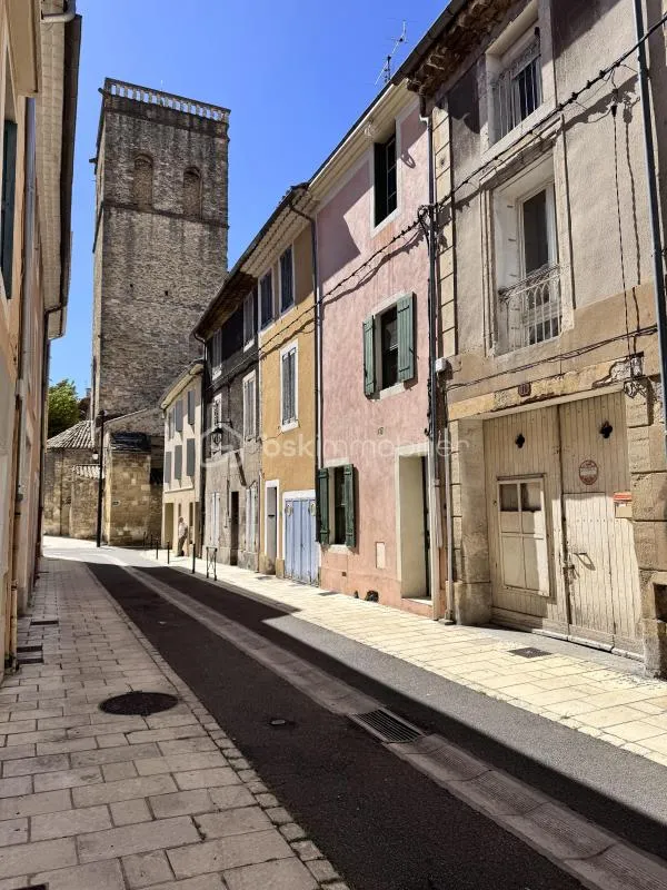 ORANGE CENTRE HISTORIQUE – MAISON DE VILLE DE 60 m² sur 3 niveaux– BEAU POTENTIEL