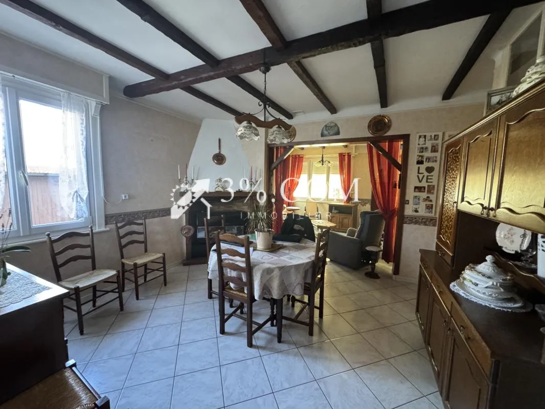 Maison 86m2 avec 3 chambres ,cour et 2 garages à Hordain