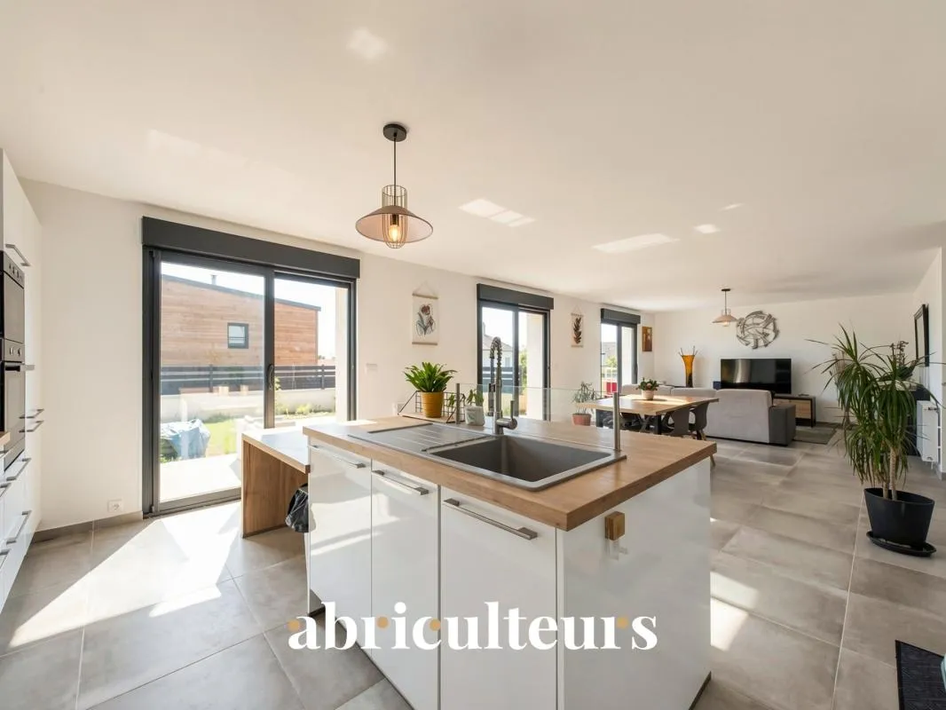 Spacieuse maison de 220 m² prête à vivre en vente à Couëron bourg (44220)