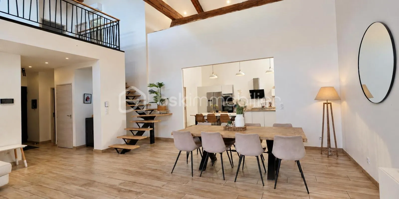 ROANNE CENTRE – Loft contemporain avec terrasse et garage