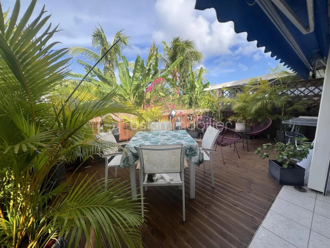 APPARTEMENT T2 ROUTE TOURISTIQUE PRES D ANSE DES ROCHERS
